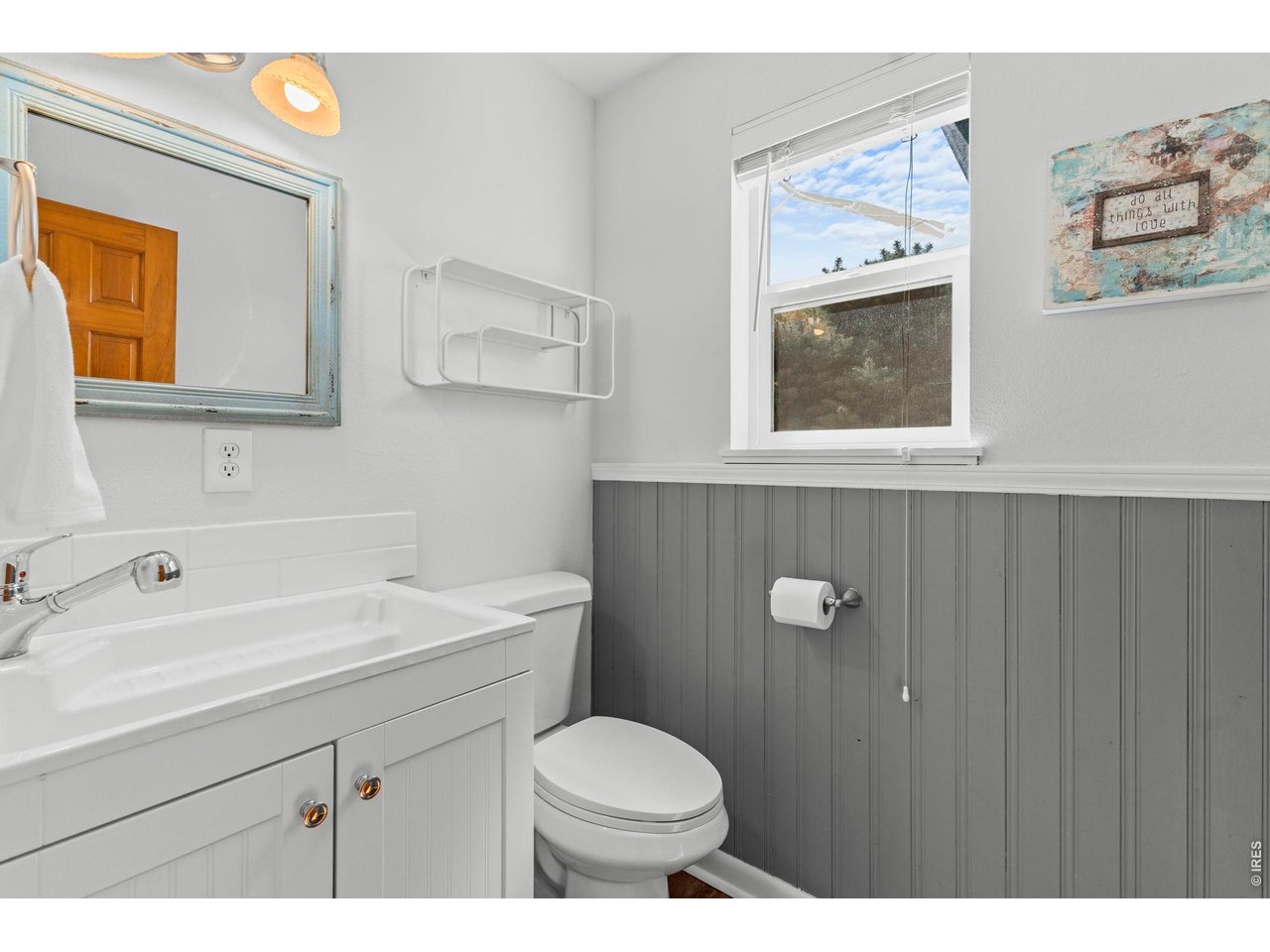 Main level bath