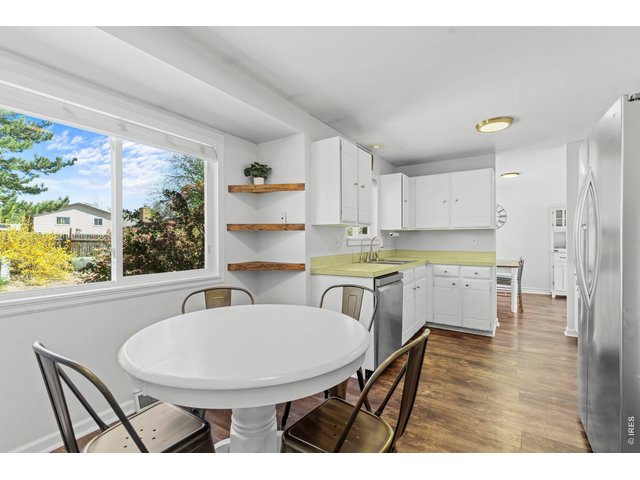 Property Photo 11 Eat in dining room