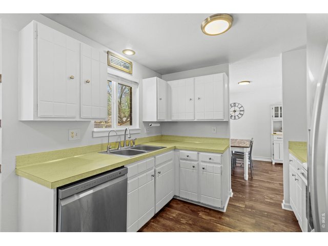 Property Photo 13 Plenty of counter space