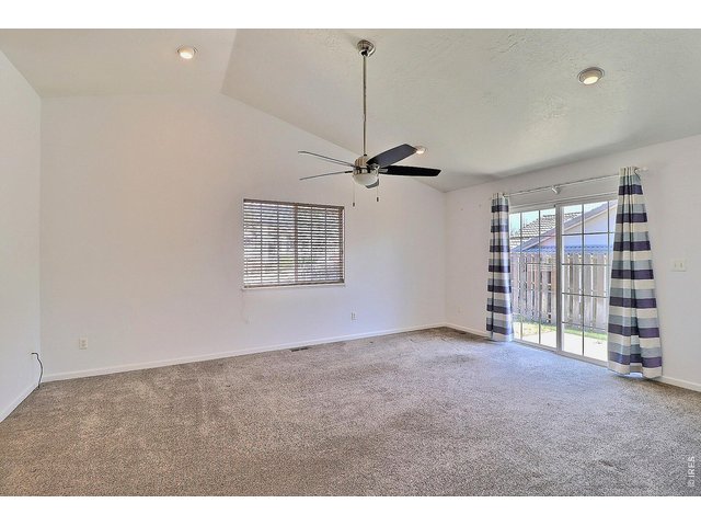 Property Photo 7 Large Living Room