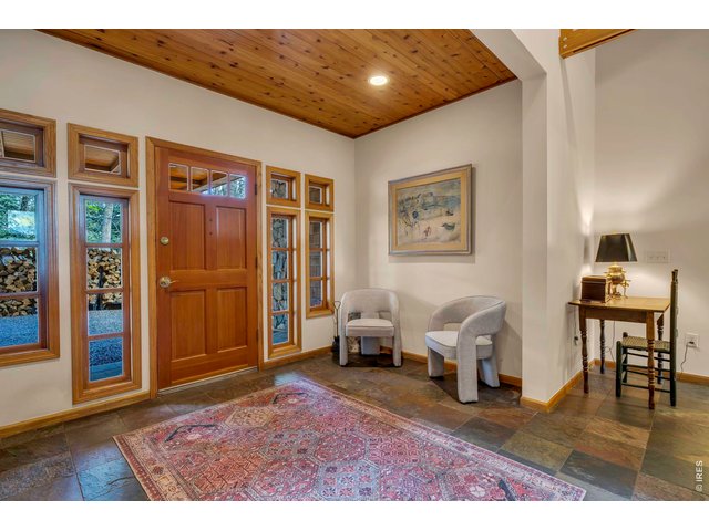 Property Photo 3 Foyer