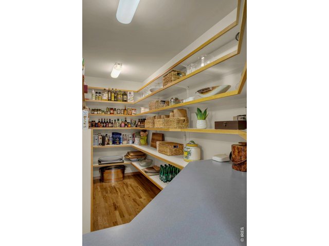 Property Photo 15 Ample storage