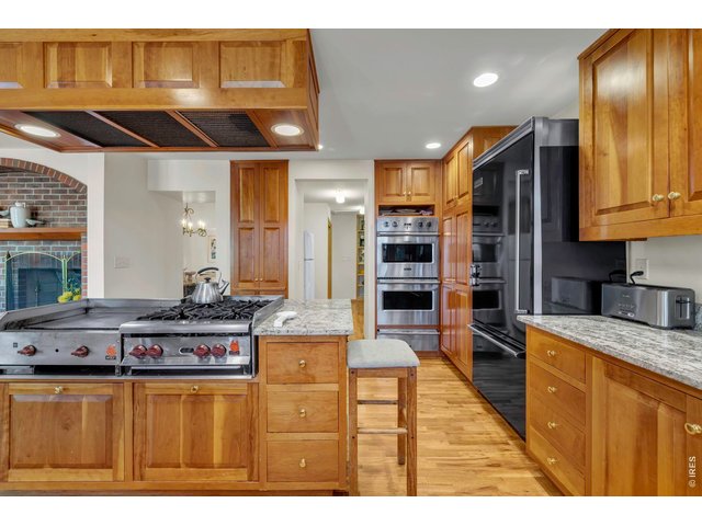 Property Photo 12 Chef's kitchen