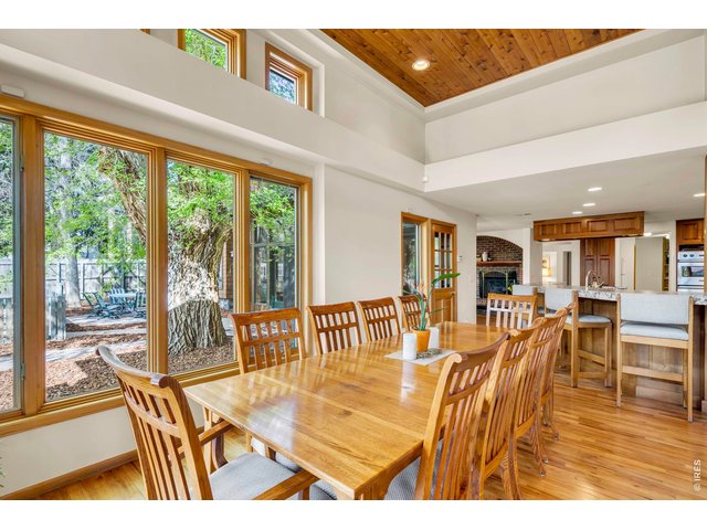 Property Photo 16 Family dining off of great room