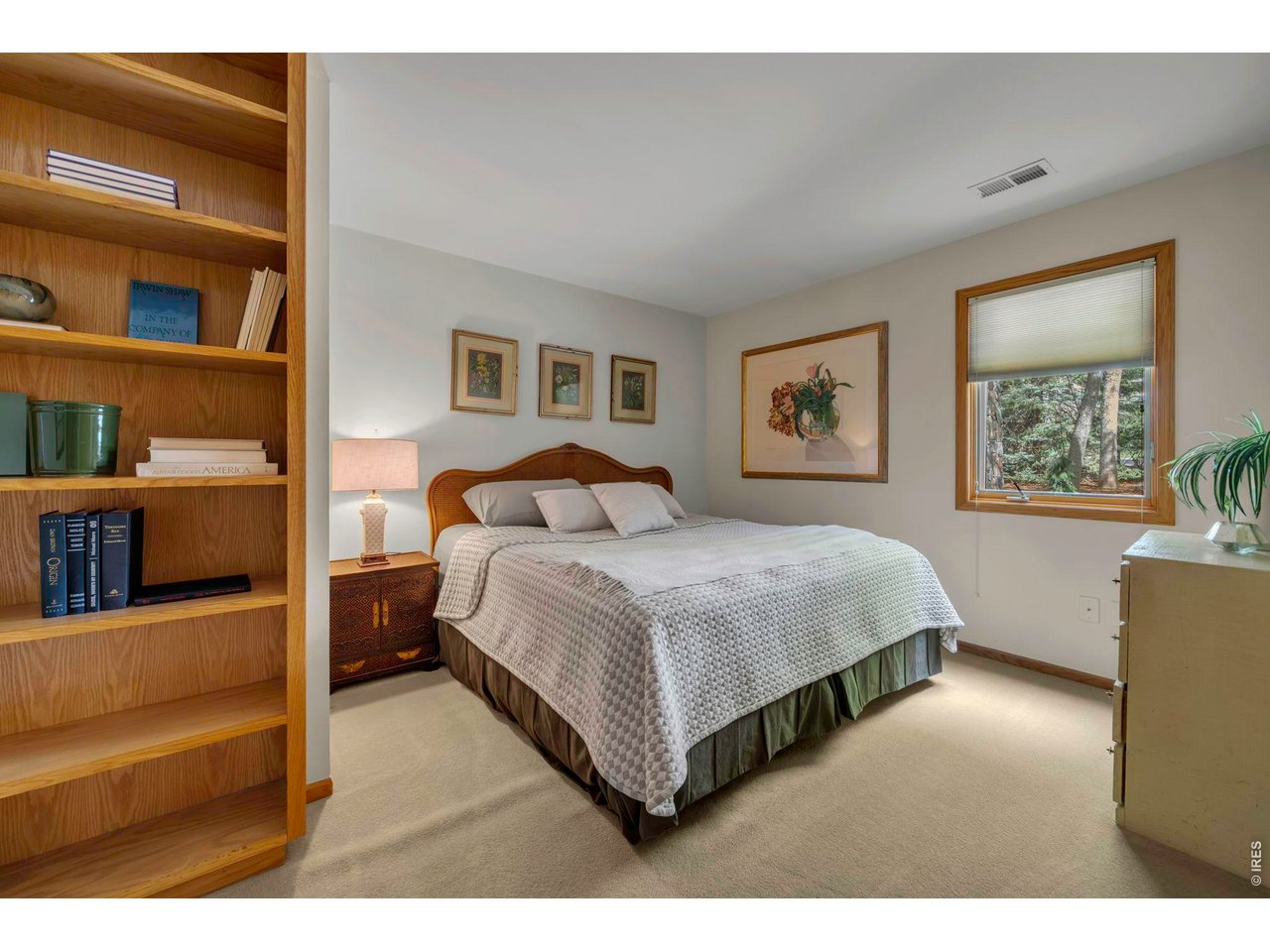 Main level guest room
