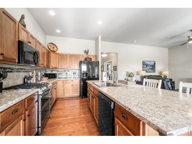Property Photo 20 LONG Kitchen Island/Breakfast Bar/Work Top for baking cookies, rolling dough, or even a Buffet