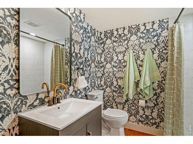 Property Photo 15 Primary Bathroom
