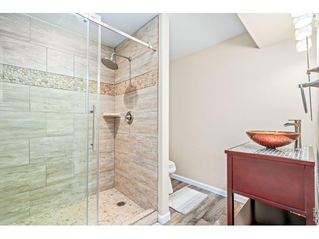 Property Photo 33 Custom bathroom ensuite in the basement