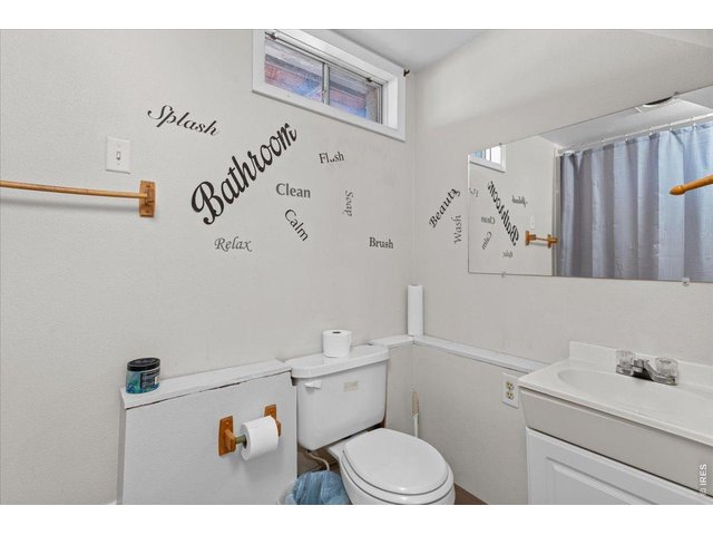 Property Photo 28 Basement full bathroom.