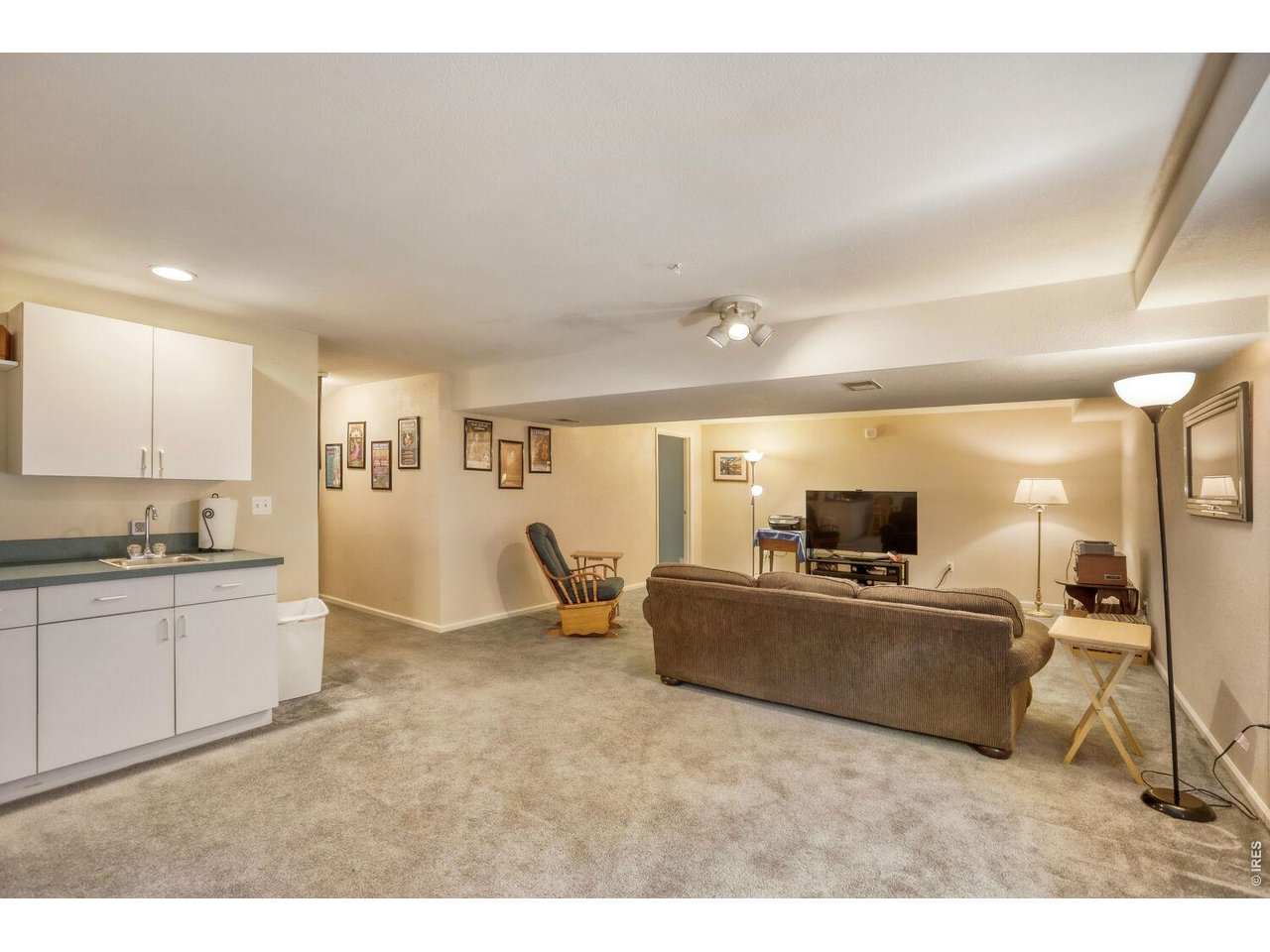 Wet bar