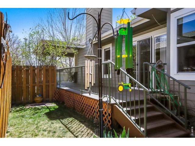 Property Photo 36 Cute small yard