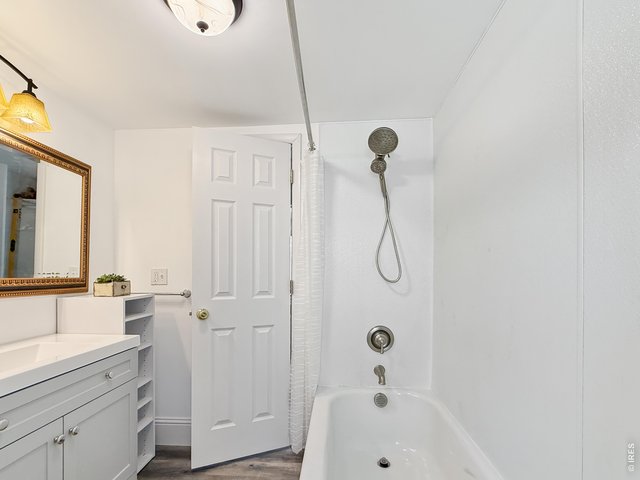 Property Photo 22 Bathroom