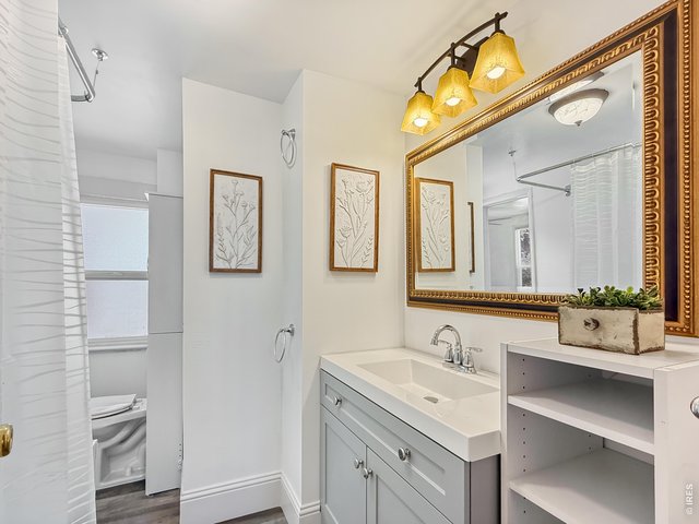 Property Photo 21 Bathroom