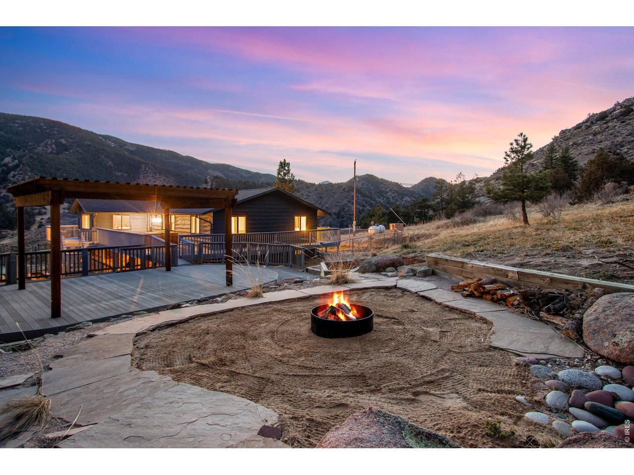 Enjoy evenings by the fire pit overlooking the Rocky Mountains! Does it get any better?