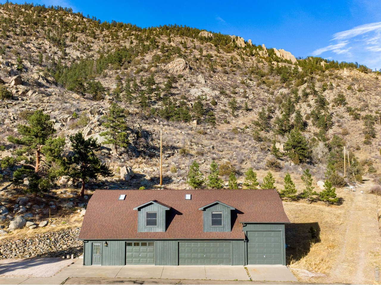 8 car heated RV garage/shop! 2,160 sq ft with 1,393 sq ft finished loft. The opportunities are endless with this outbuilding. Make it your toy storage building or additional living quarters.