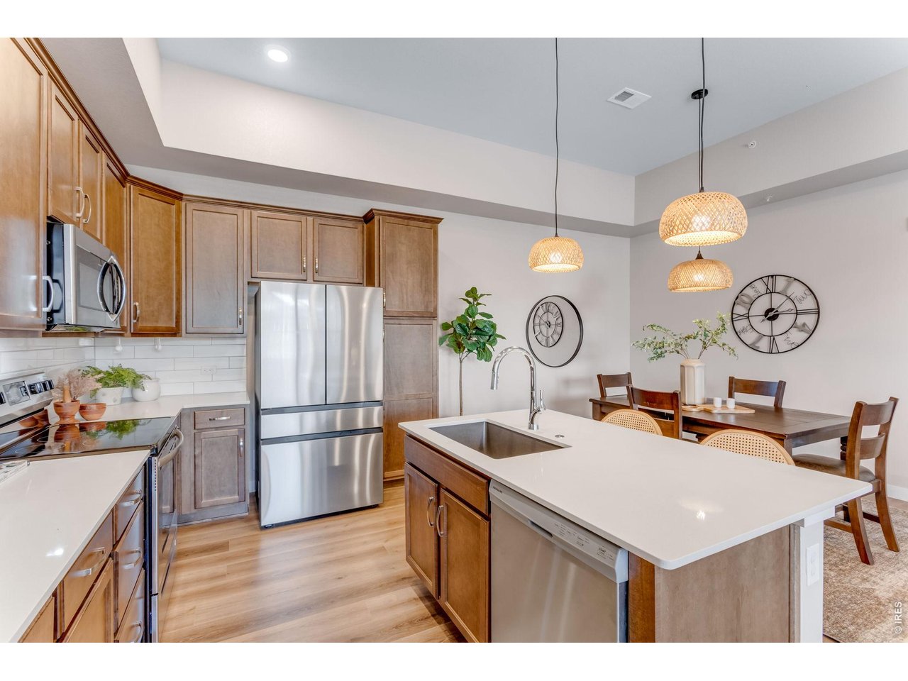 Great area for prep - Quartz island has both the sink and dishwasher right next to it.