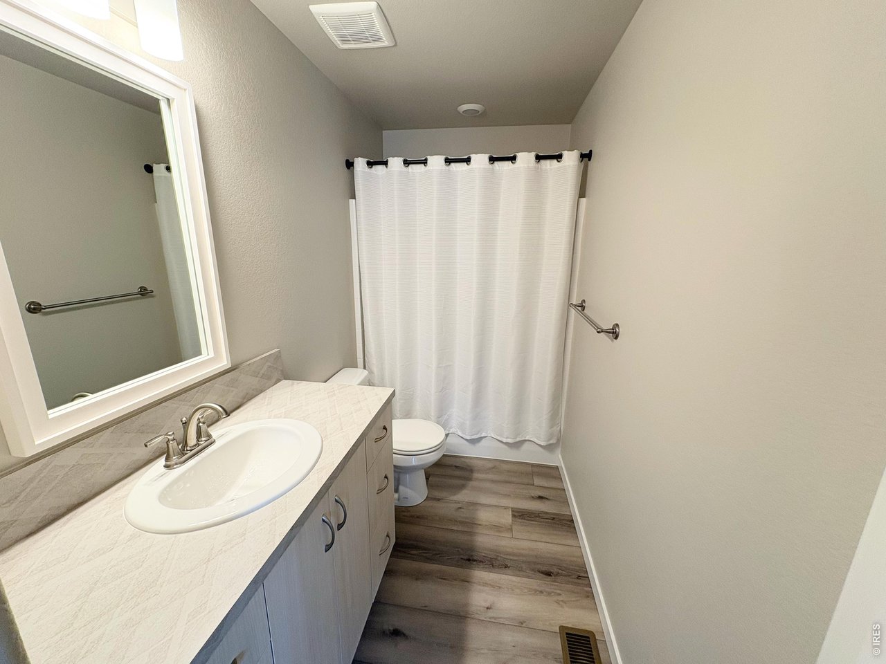 Upstairs 3/4 bathroom