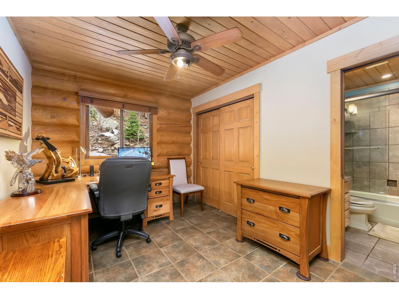 Home Office or 4th BR!