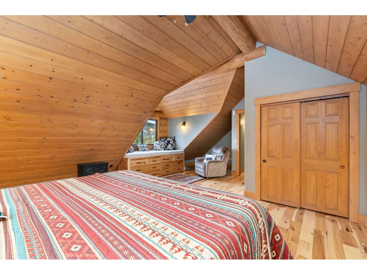 Upstairs BR with built-in cabinet/day-bed