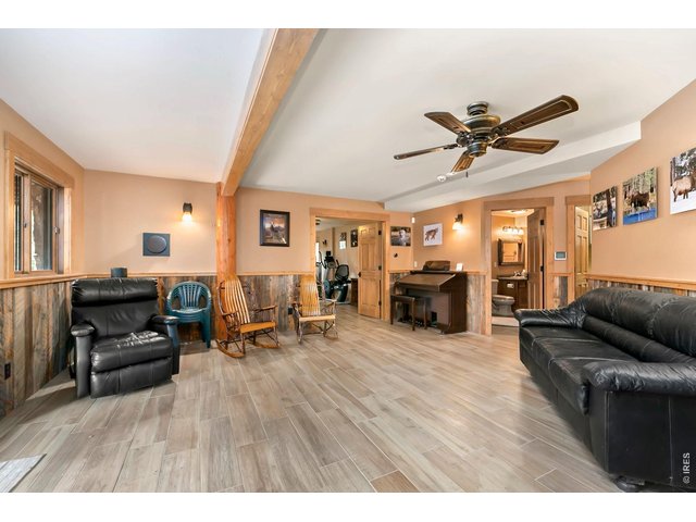 Property Photo 30 Big Family Room!