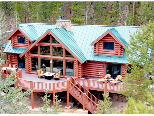 Property Photo 4 Huge Deck!