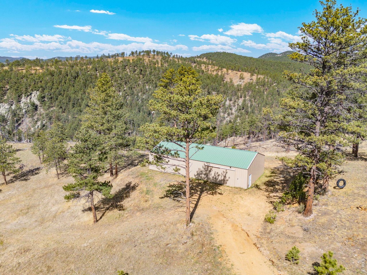 Just behind the home is the 30'x60' (1,800 square feet) outbuilding/shop. 