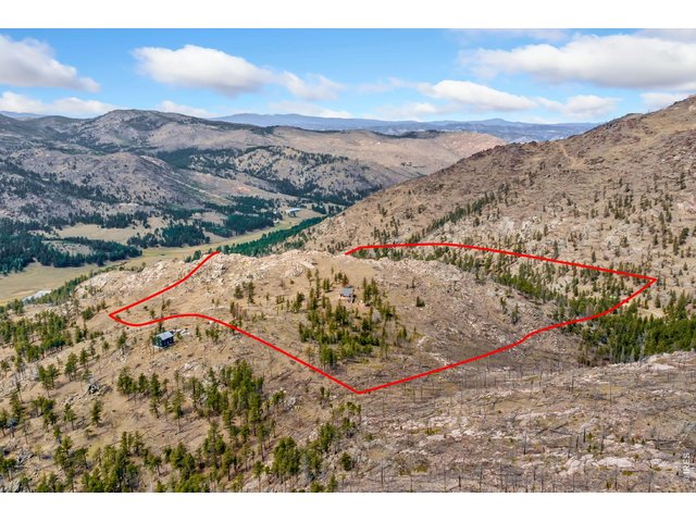 Property Photo 4 Lot lines are approximate