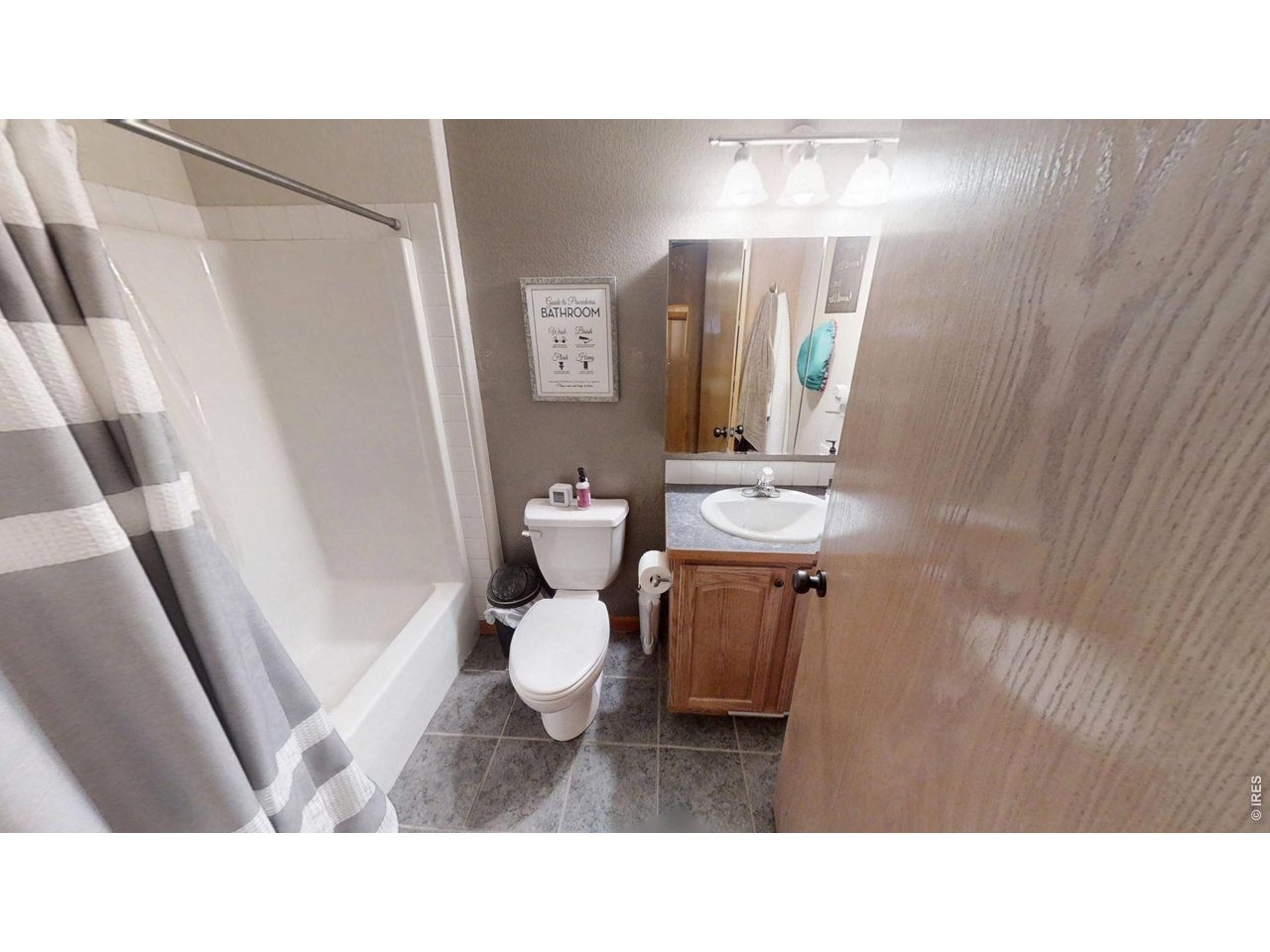 Main Level Primary Bath
