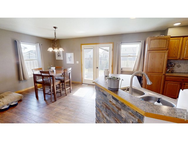 Property Photo 9 Eat-in Kitchen