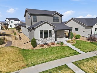 5197 School House Dr Timnath, CO 80547