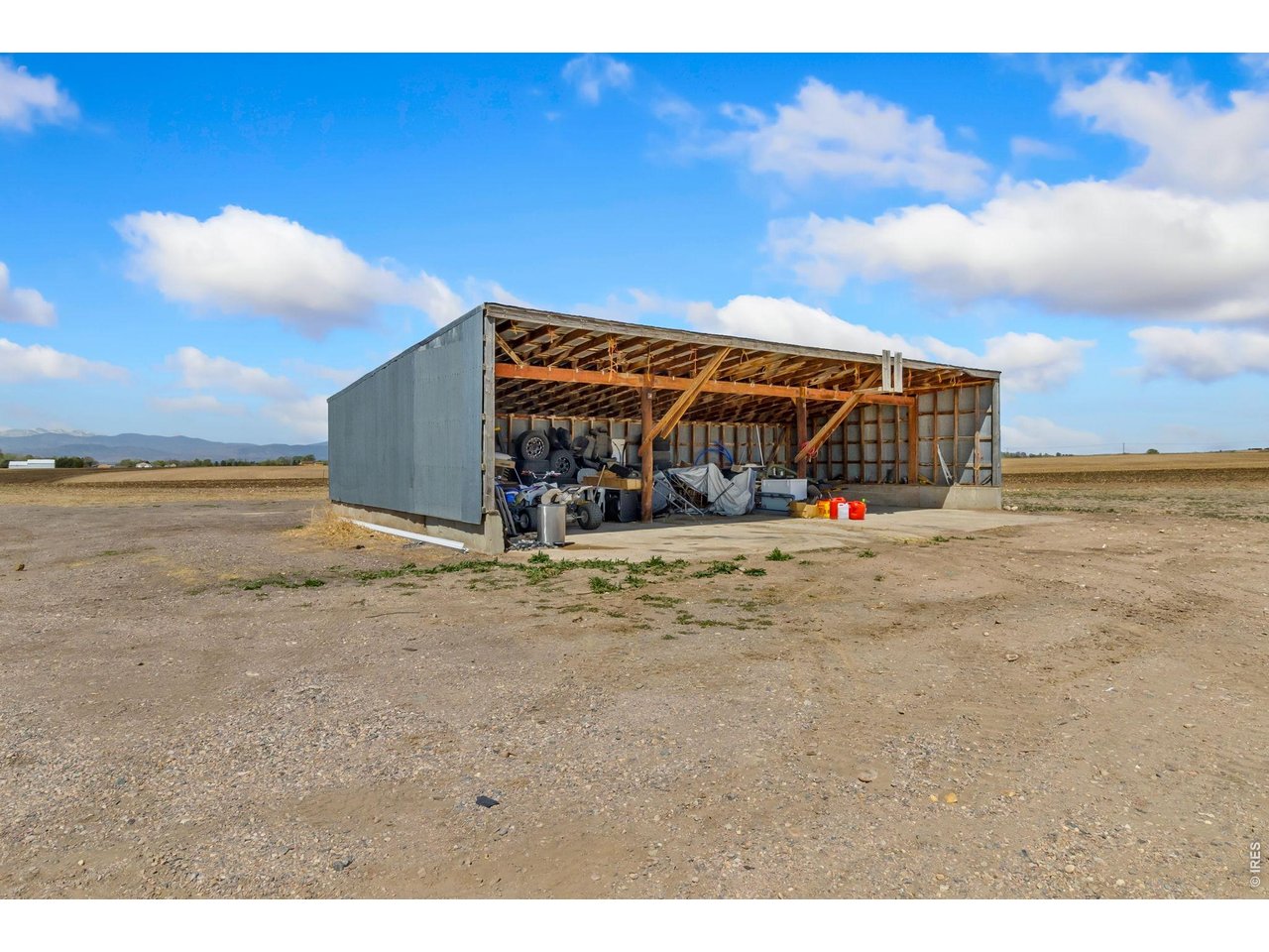 Equipment storage building