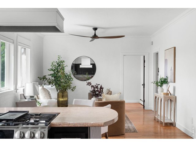Property Photo 13 Eat-in dining