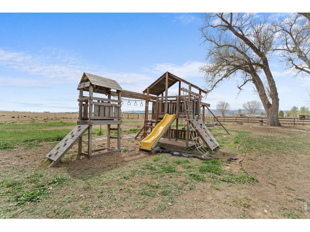 Property Photo 39 Play set