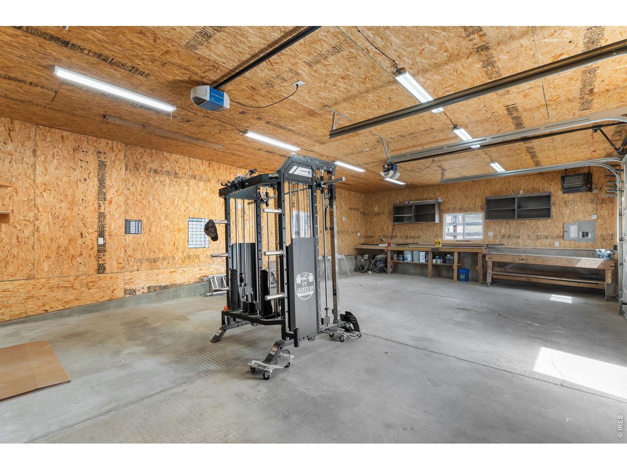 Heated garage/shop