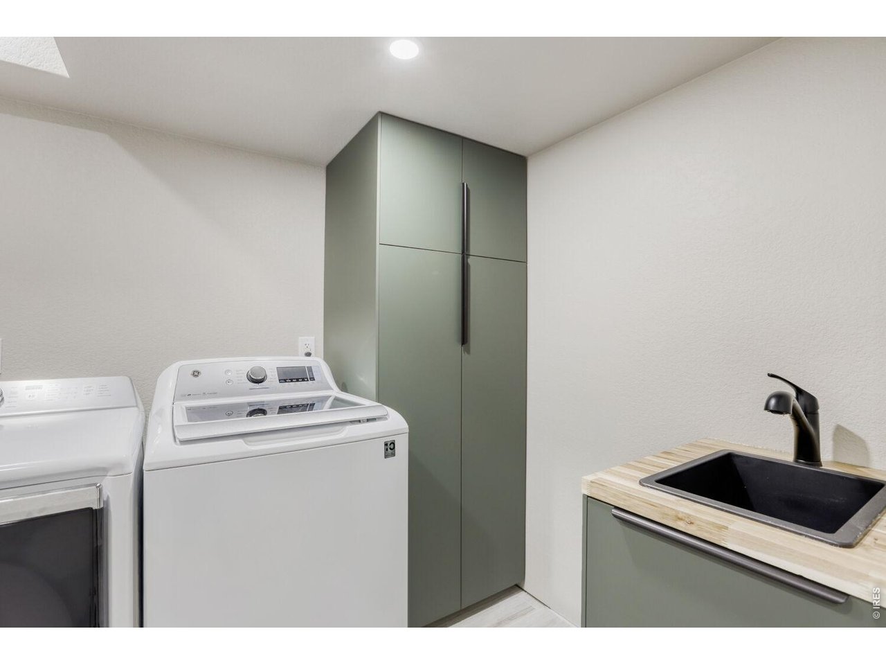 Spacious laundry room