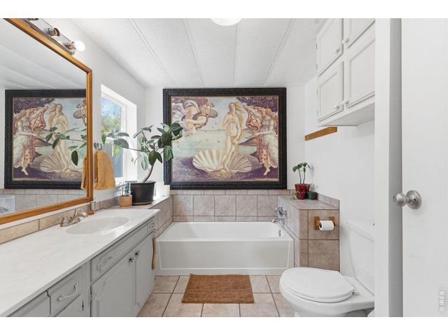 Property Photo 30 Large primary bathroom