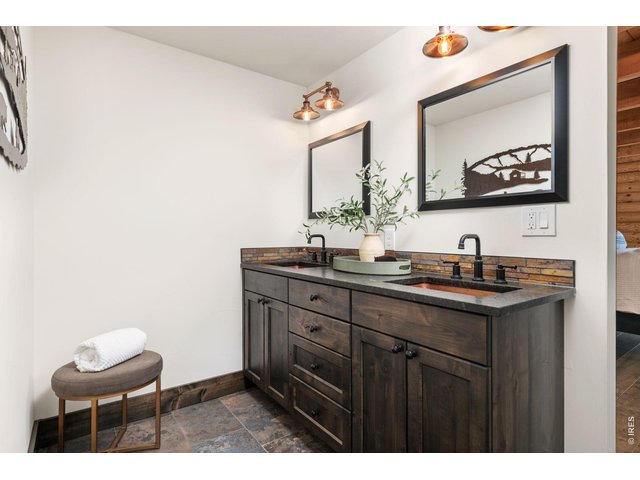 Property Photo 19 Primary Bathroom
