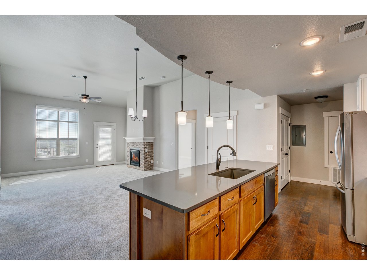 Property Photo 7 Open floor plan with abundant natural light. 