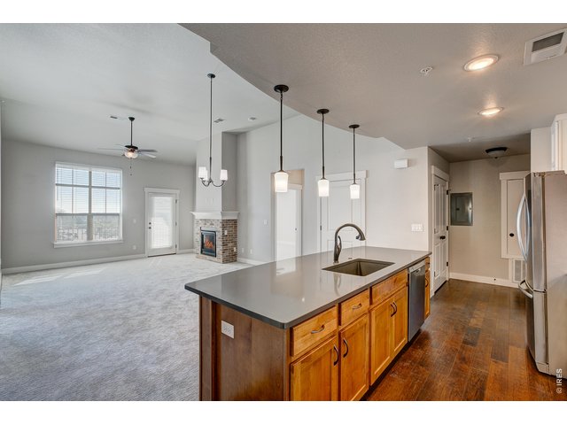 Property Photo 7 Open floor plan with abundant natural light. 