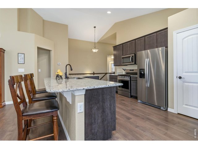 Property Photo 11 Grand Kitchen with eat-in Island