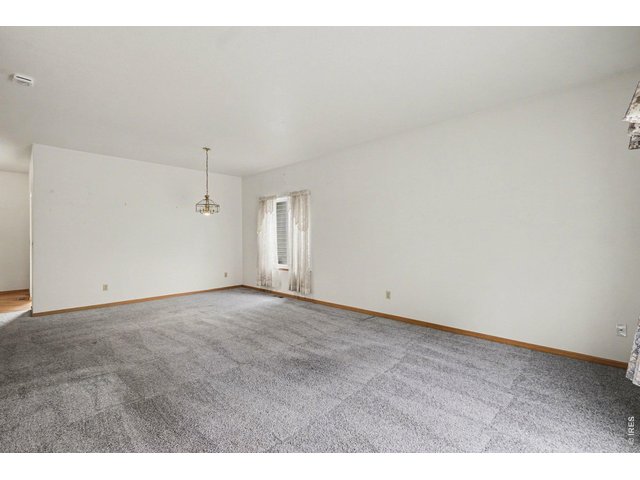 Property Photo 10 Dining Area