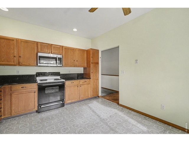 Property Photo 15 Kitchen