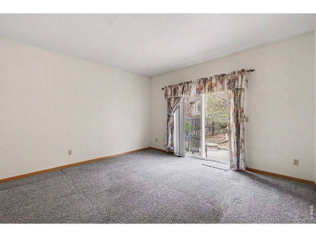 Property Photo 6 Living Room