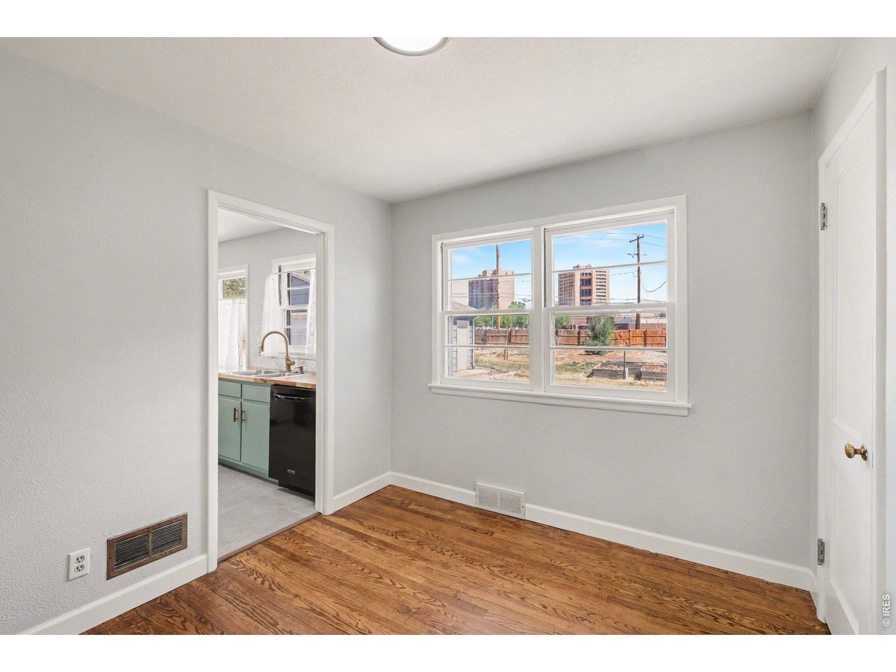 Bedroom 3 Can be used as office, extra living space, extra dining area