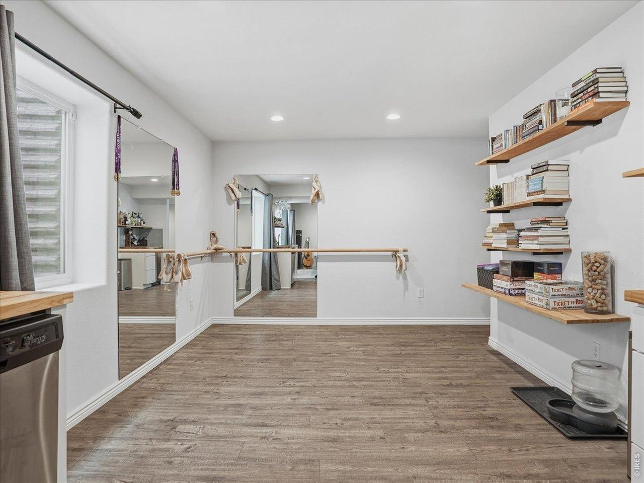 Fully Finished Basement 