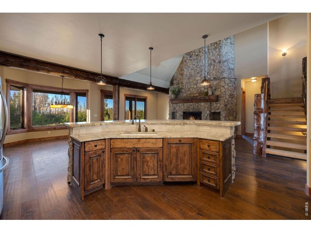 Property Photo 8 Large island with dishwasher and sink 