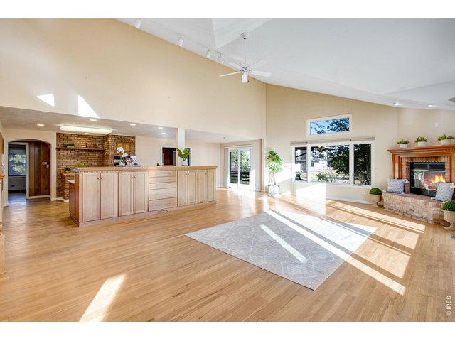 Property Photo 24 Large Kitchen