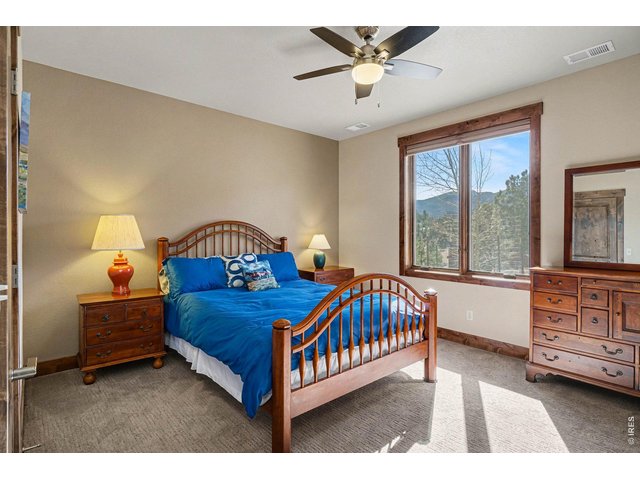 Property Photo 25 3rd bedroom