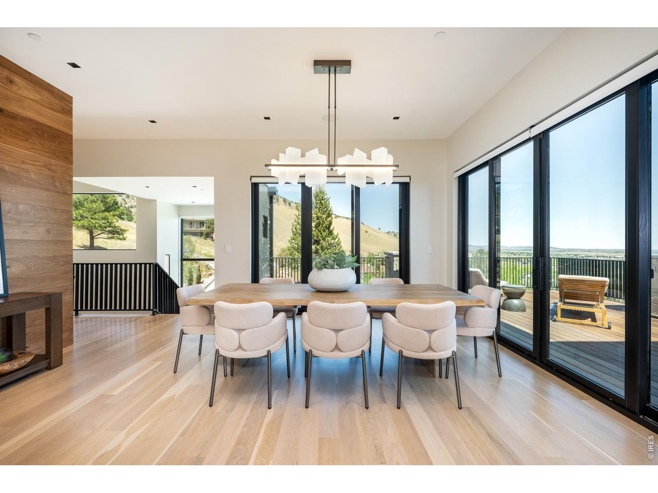 Jaw dropping foothill views from every window!