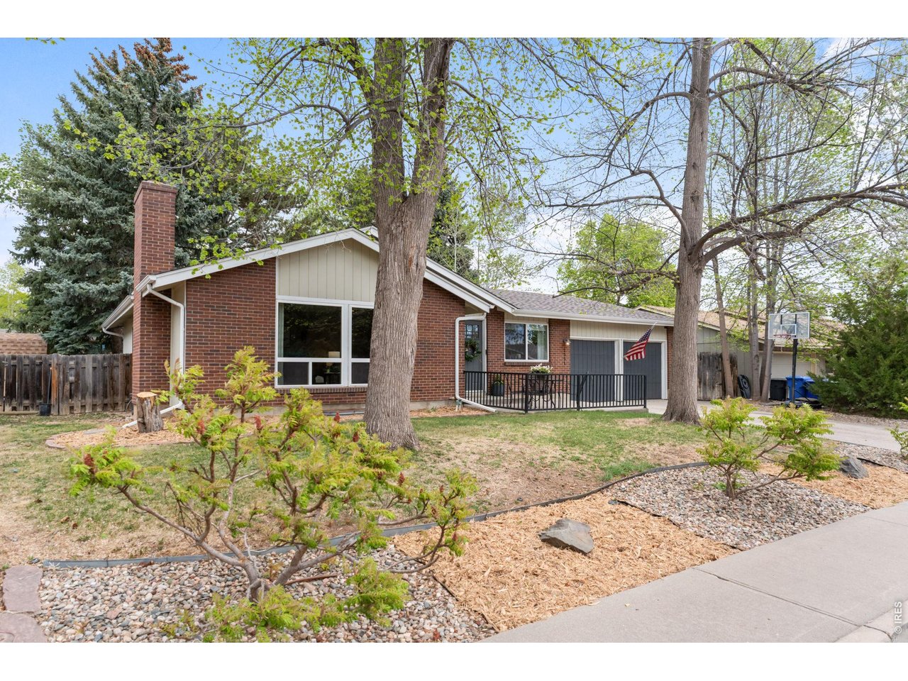 Mid-century modern curb appeal